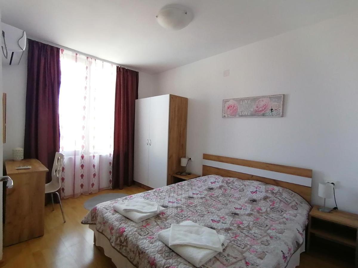 סוזופול Apartments Elinor Budjaka מראה חיצוני תמונה